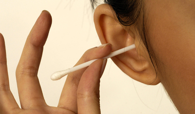 How To Remove Earwax Blocking Your Ear In 3 Easy Steps